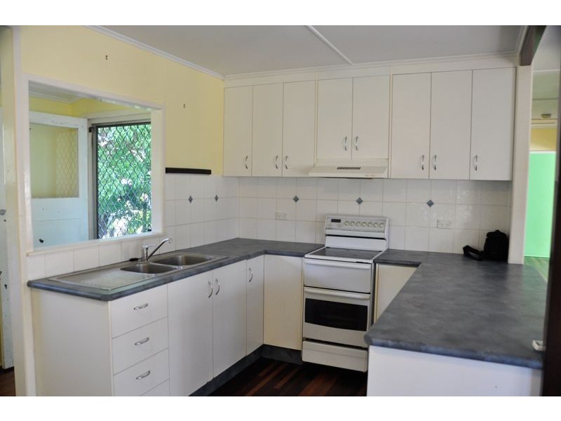 13 Manuel St, North Mackay QLD 4740