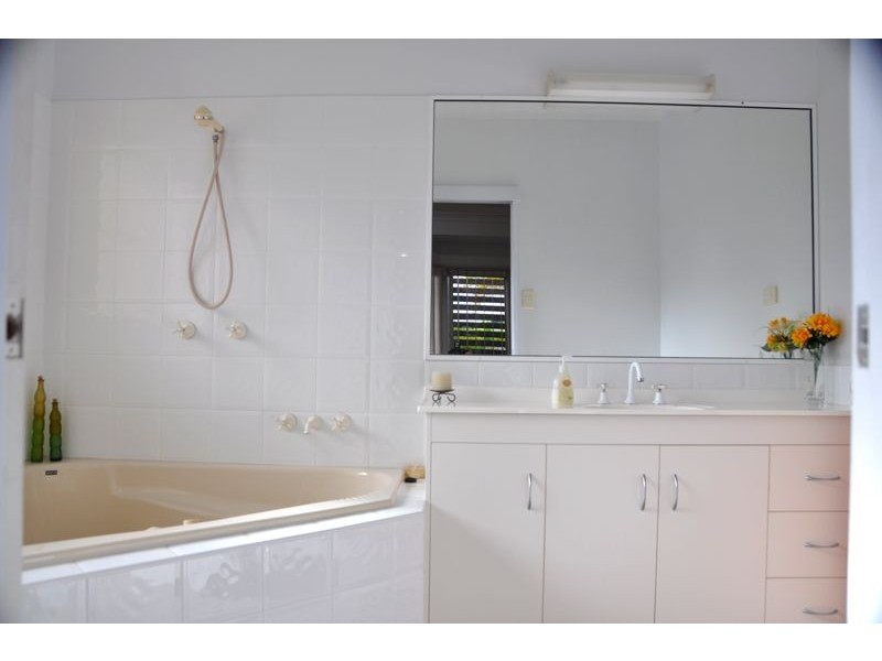 5 Rankin St, Armstrong Beach QLD 4737