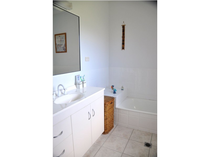 5 Rankin St, Armstrong Beach QLD 4737