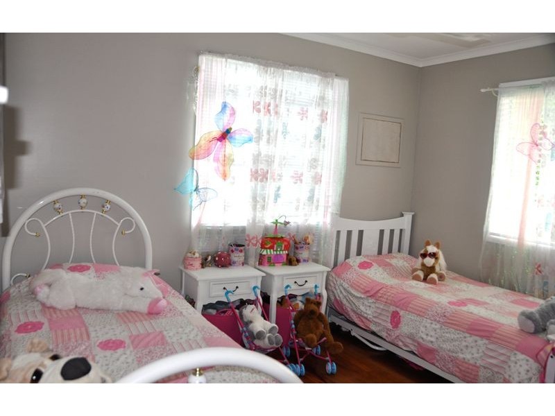 29 Edmonds St, Bucasia QLD 4750