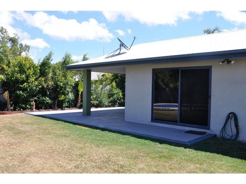 10 Friarbird Ave, Blacks Beach QLD 4740
