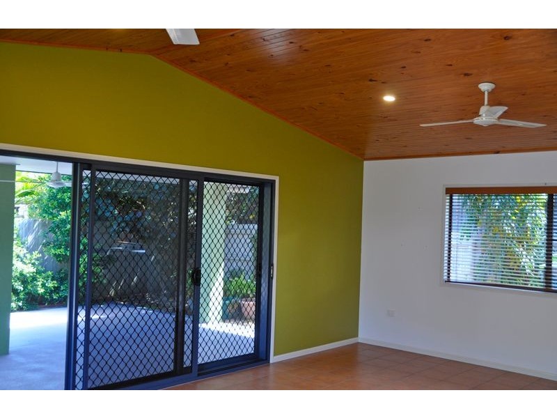 10 Friarbird Ave, Blacks Beach QLD 4740