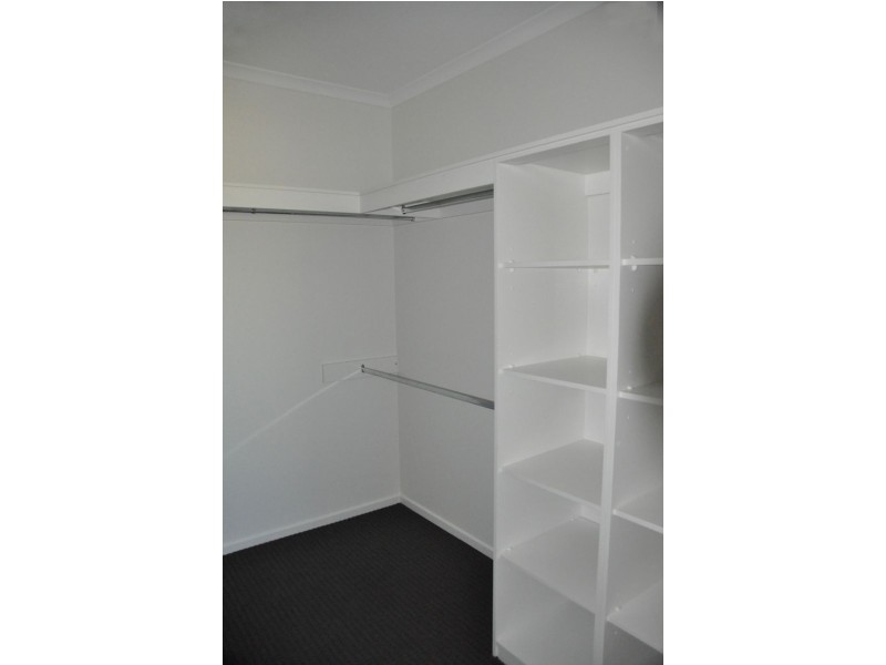 75 Makybe Diva Drv, Ooralea QLD 4740