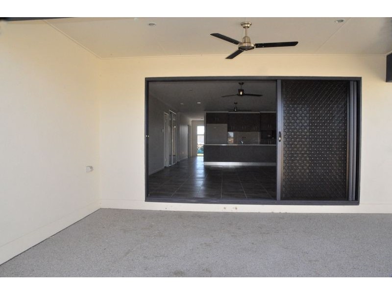 75 Makybe Diva Drv, Ooralea QLD 4740