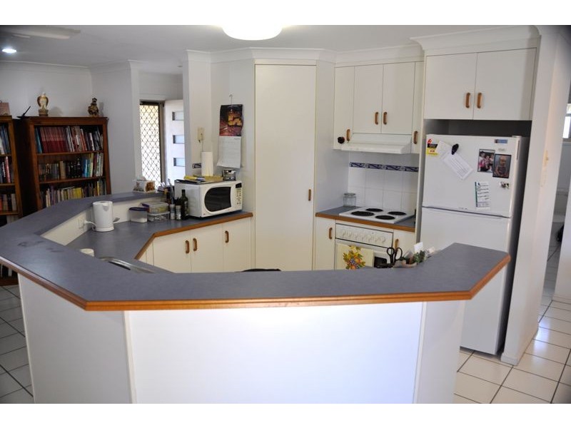 25 Caledonian Drv, Beaconsfield QLD 4740