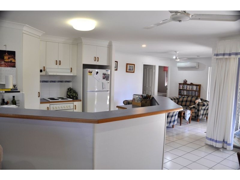 25 Caledonian Drv, Beaconsfield QLD 4740