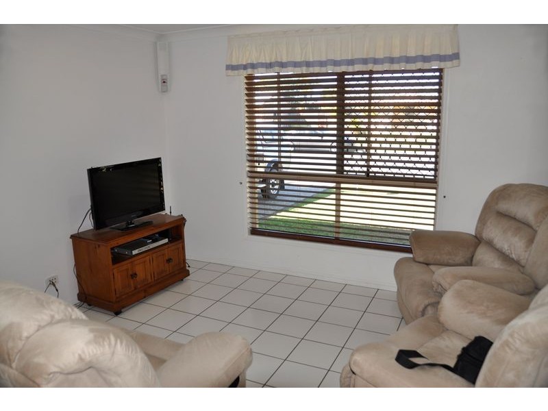 25 Caledonian Drv, Beaconsfield QLD 4740