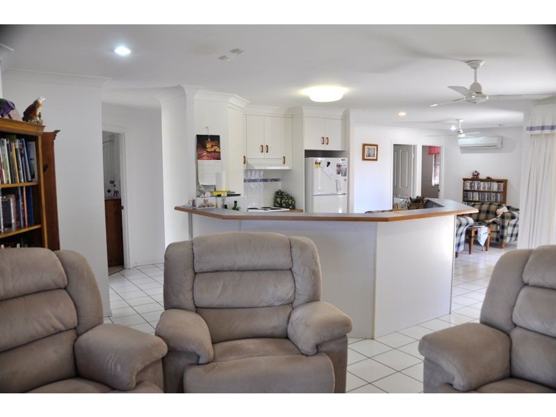25 Caledonian Drv, Beaconsfield QLD 4740