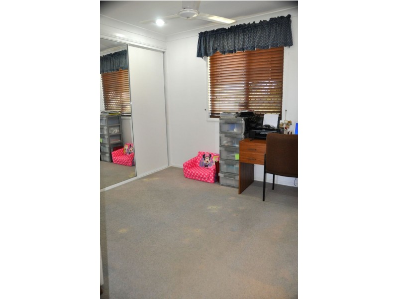 25 Caledonian Drv, Beaconsfield QLD 4740