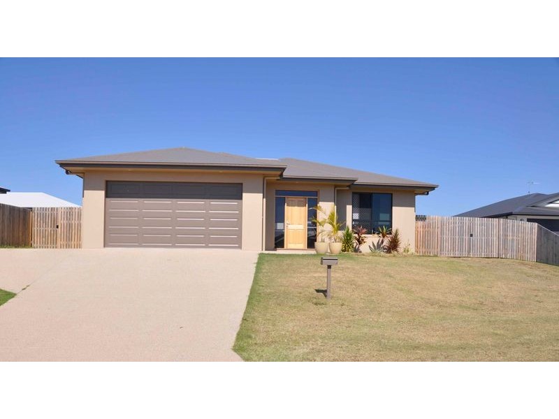 3 Hook Court, Sarina QLD 4737