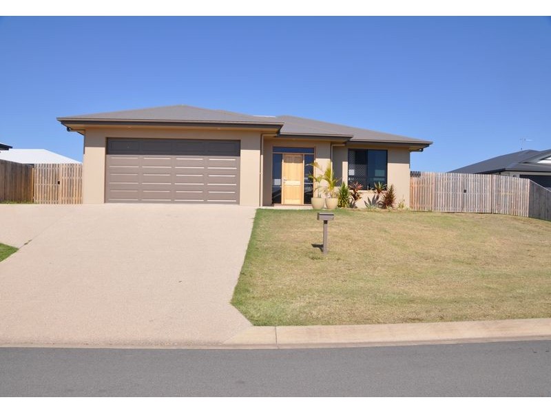 3 Hook Court, Sarina QLD 4737