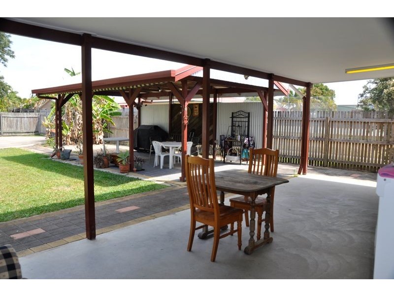 20 Schapers Rd, Glenella QLD 4740