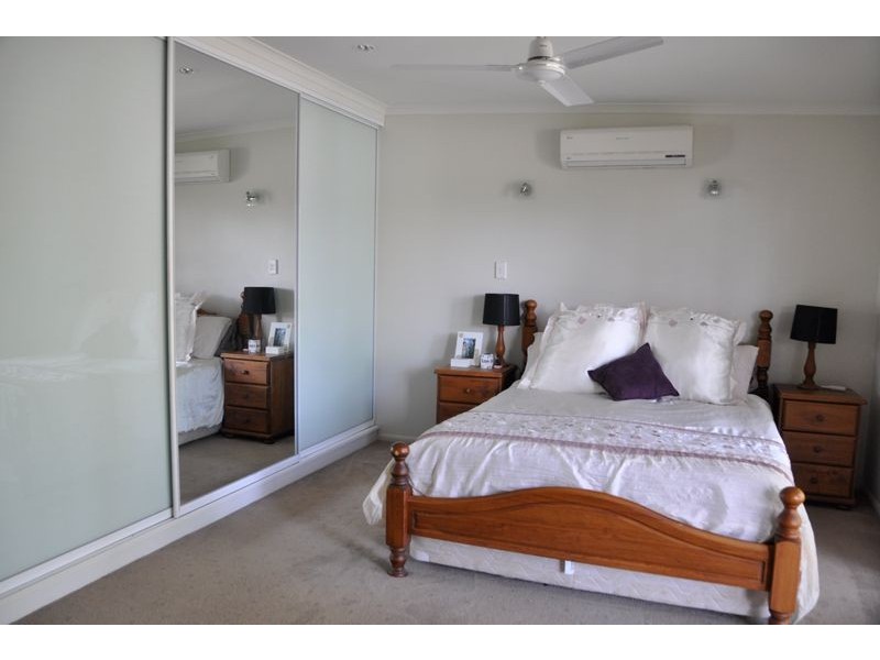 20 Schapers Rd, Glenella QLD 4740