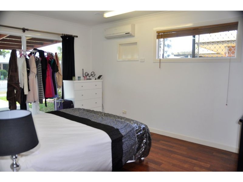 20 Schapers Rd, Glenella QLD 4740