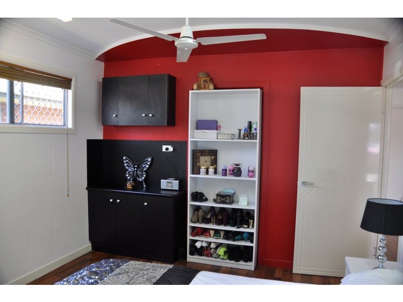20 Schapers Rd, Glenella QLD 4740