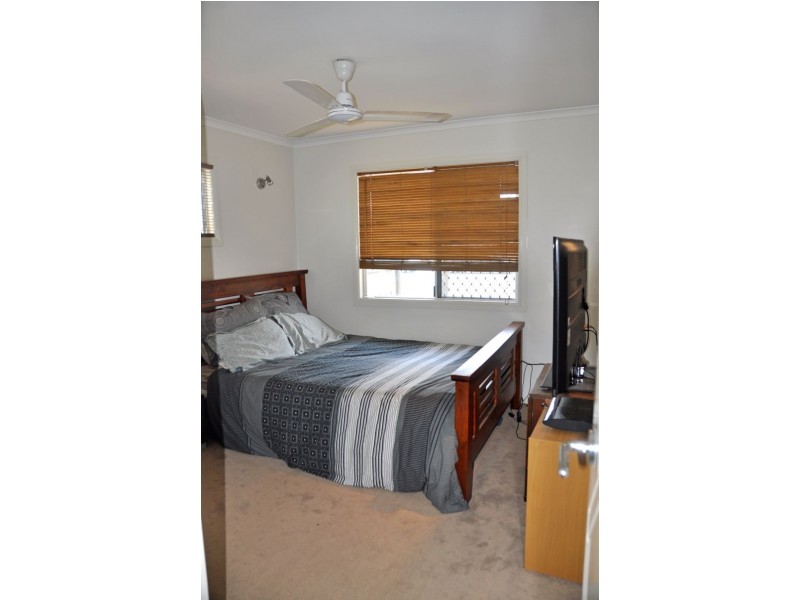 20 Schapers Rd, Glenella QLD 4740