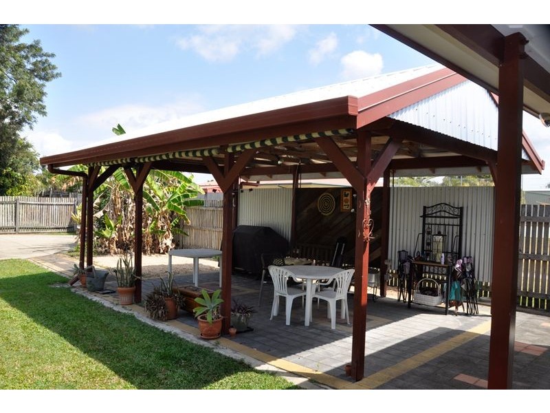 20 Schapers Rd, Glenella QLD 4740