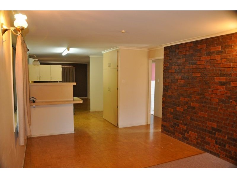 7 Karri Crt, Beaconsfield QLD 4740