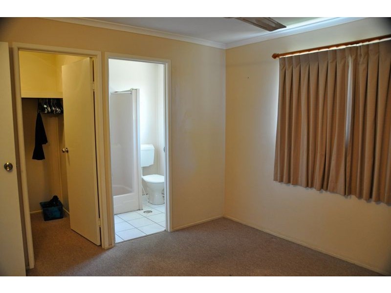 7 Karri Crt, Beaconsfield QLD 4740