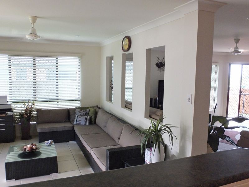 28 Manning St, Rural View QLD 4740