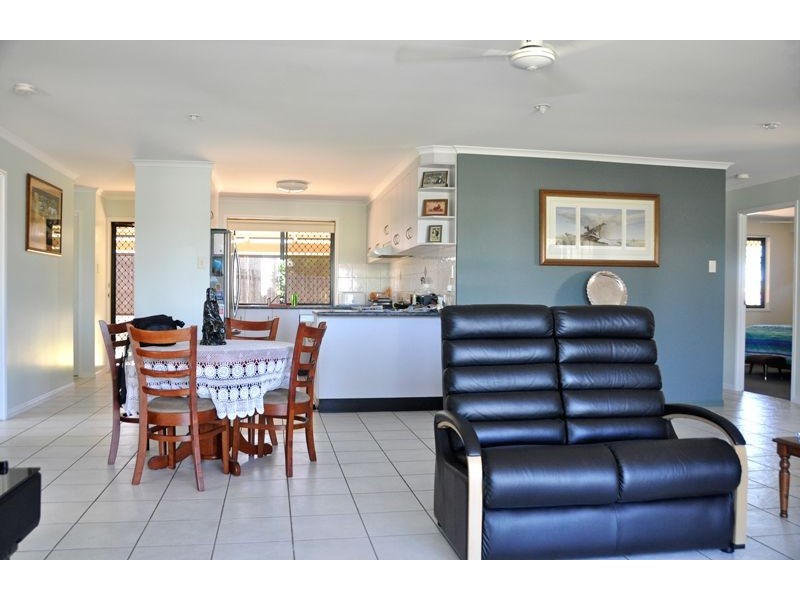 11 The Quarterdeck, Blacks Beach QLD 4740
