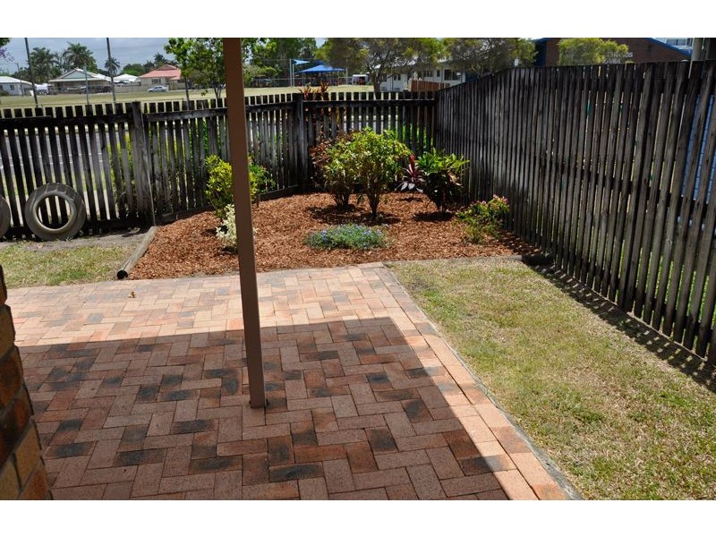 1/61 Holland St, West Mackay QLD 4740