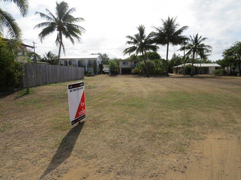 39 Owen Jenkins Dve, Sarina Beach QLD 4737