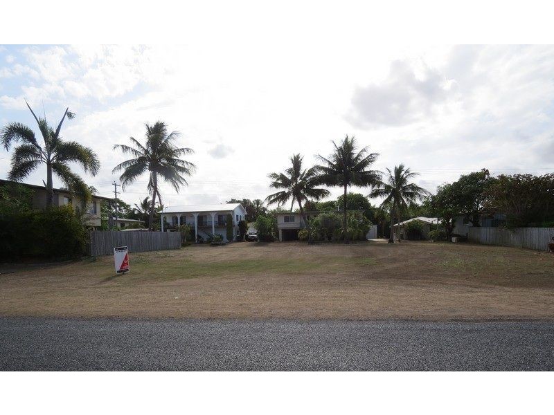 39 Owen Jenkins Dve, Sarina Beach QLD 4737