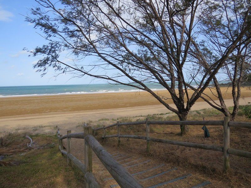 39 Owen Jenkins Dve, Sarina Beach QLD 4737