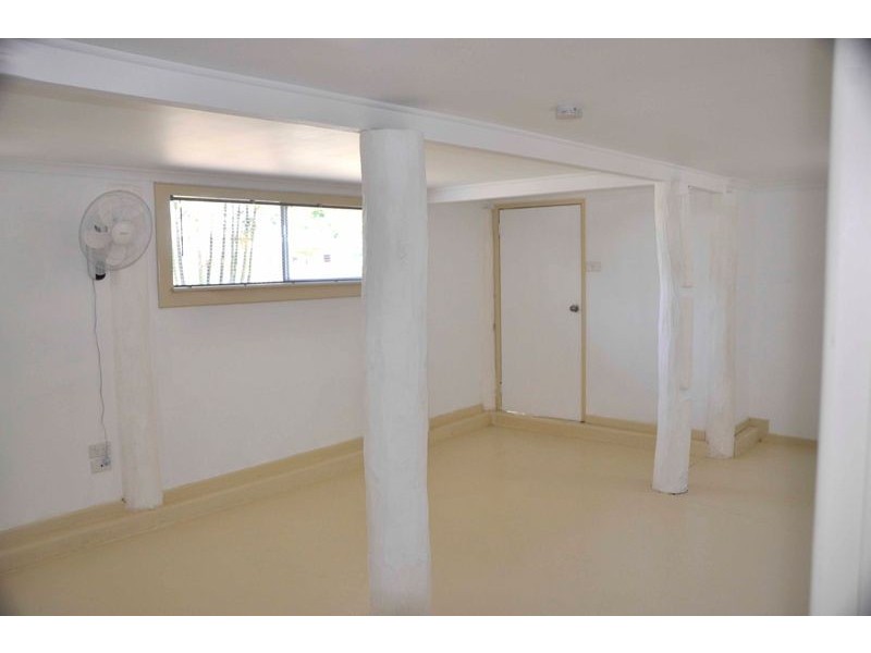 2 Black St, South Mackay QLD 4740