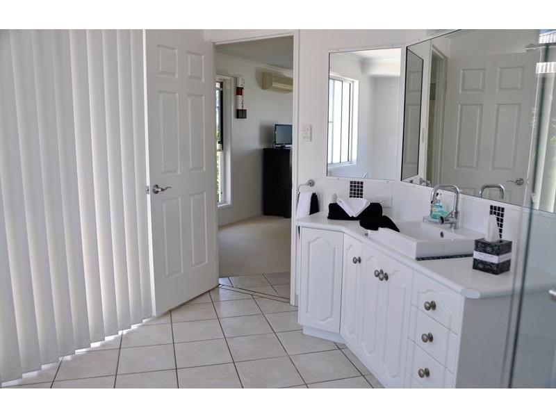 10 Palmview Crt, Rural View QLD 4740