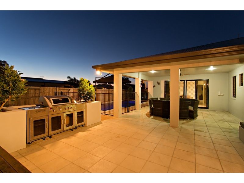 56 Gingham, Glenella QLD 4740