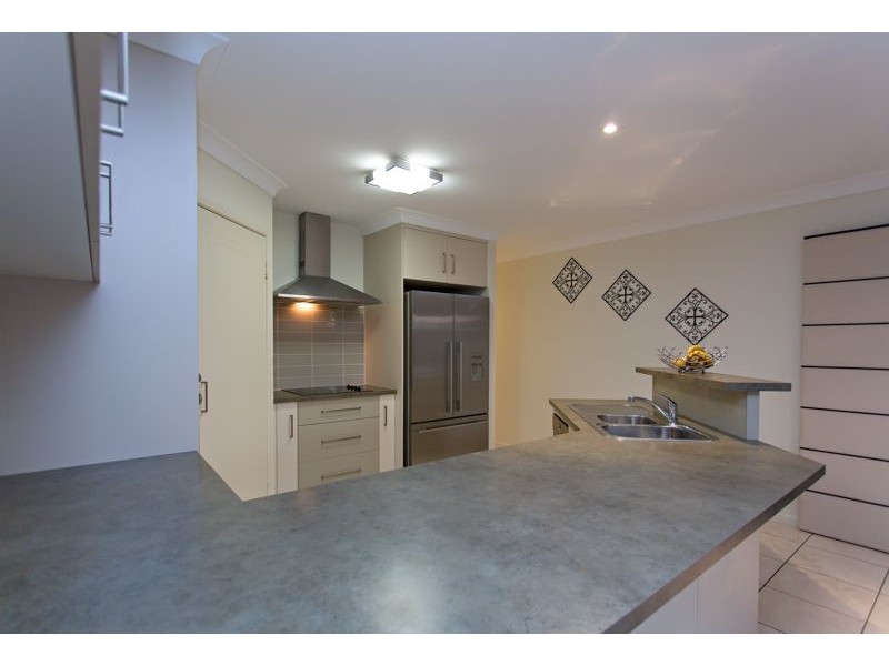 56 Gingham, Glenella QLD 4740