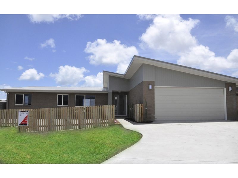 11 Highcrest Crt, Bucasia QLD 4750