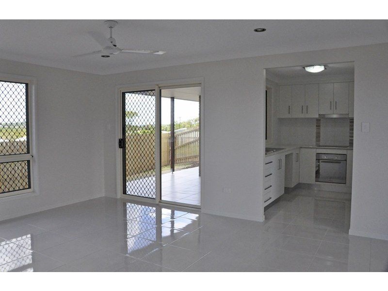 11 Highcrest Crt, Bucasia QLD 4750