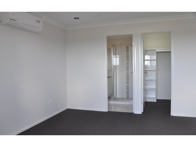 11 Highcrest Crt, Bucasia QLD 4750