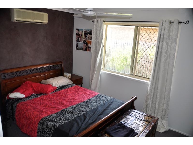 3/3 Ribbon Ct, Glenella QLD 4740