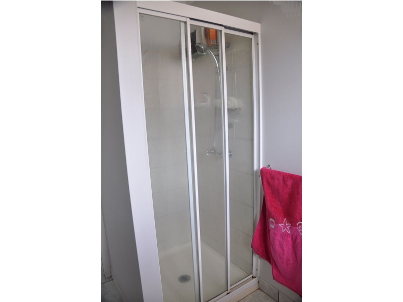 3/3 Ribbon Ct, Glenella QLD 4740