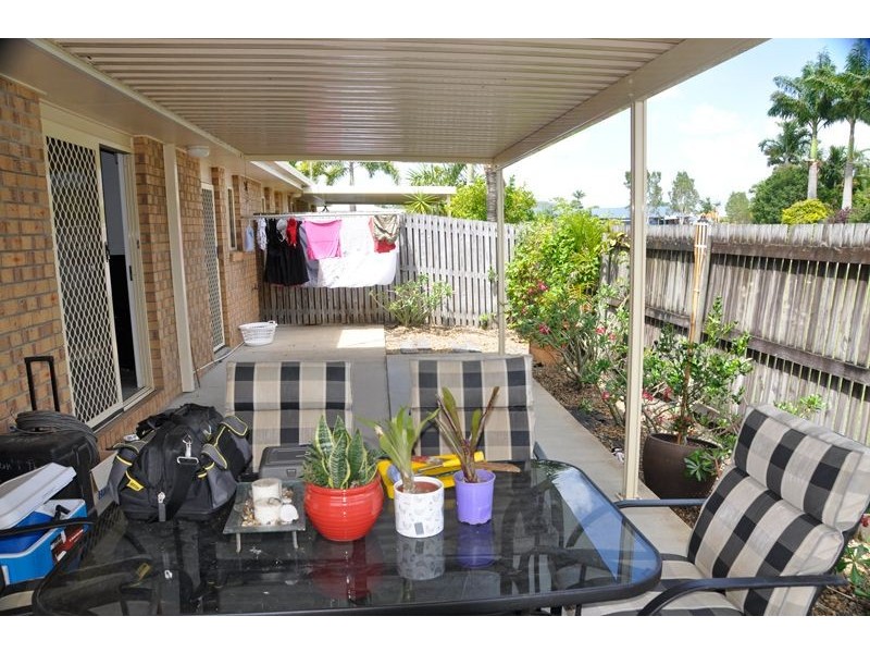 3/3 Ribbon Ct, Glenella QLD 4740