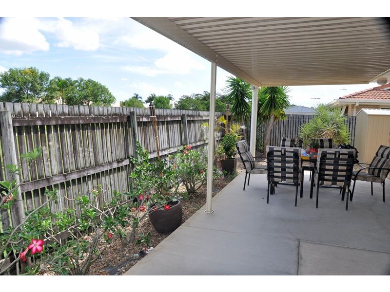 3/3 Ribbon Ct, Glenella QLD 4740