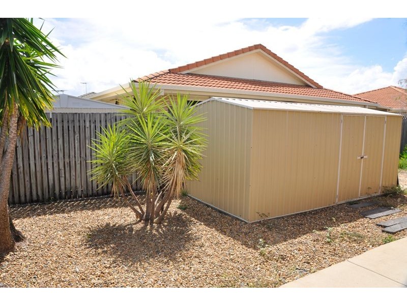 3/3 Ribbon Ct, Glenella QLD 4740