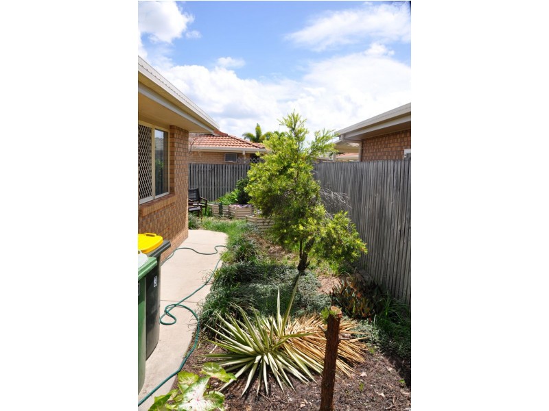 3/3 Ribbon Ct, Glenella QLD 4740