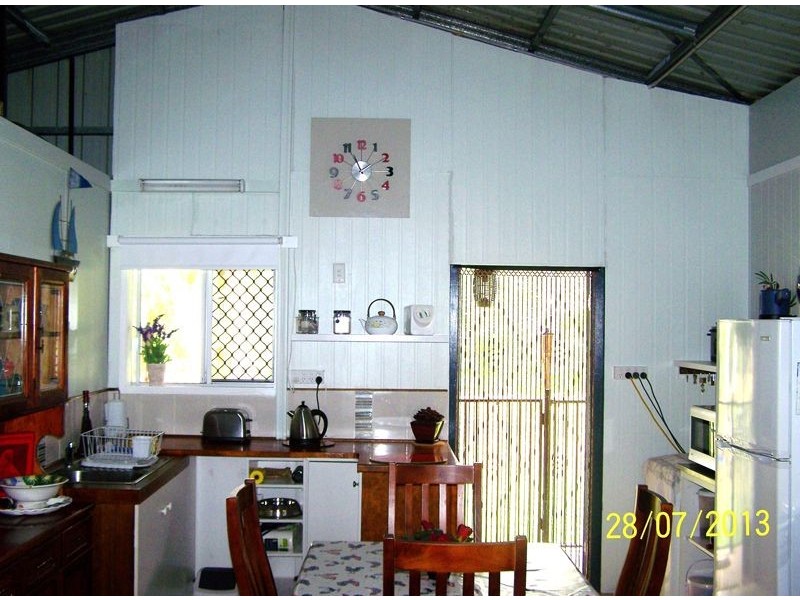 24 Murphy St, Seaforth QLD 4741
