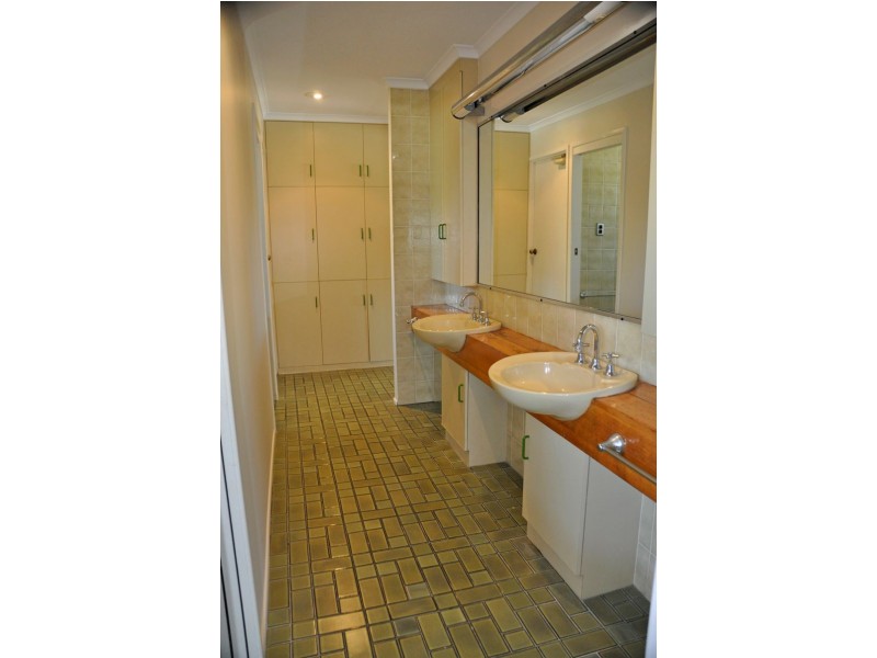 13 Barton St, West Mackay QLD 4740