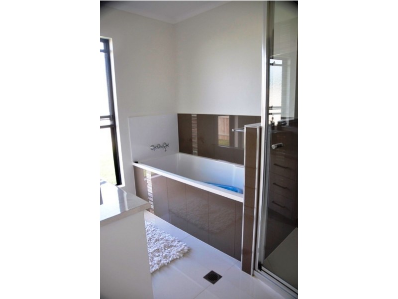 7 Bjelke Circuit, Rural View QLD 4740