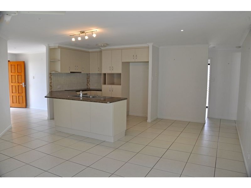 25 Townsend St, Bucasia QLD 4750