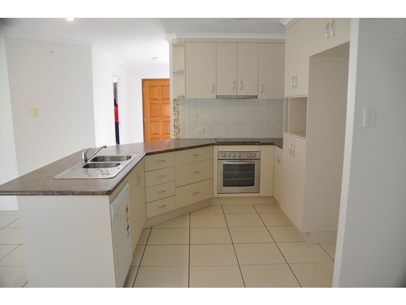 25 Townsend St, Bucasia QLD 4750