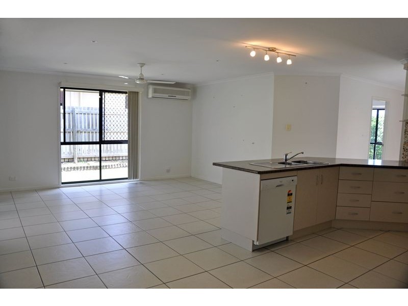 25 Townsend St, Bucasia QLD 4750