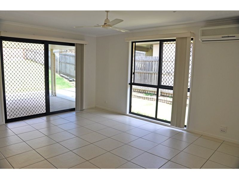 25 Townsend St, Bucasia QLD 4750