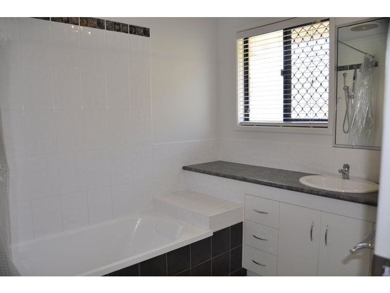 25 Townsend St, Bucasia QLD 4750
